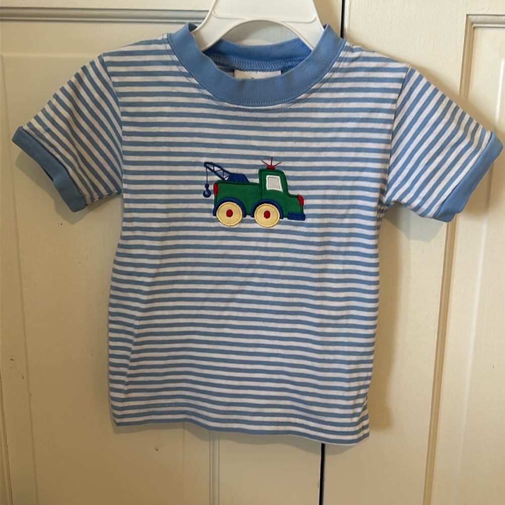 Little English Tee